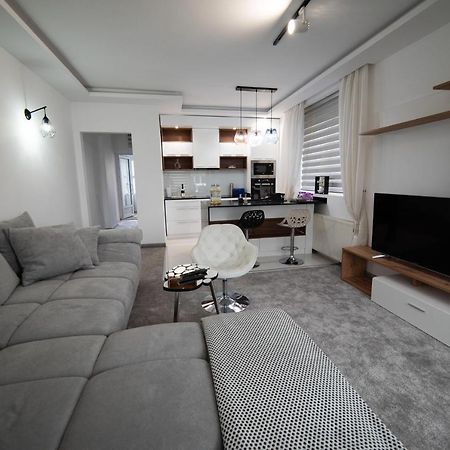 Jelenar Lejlighed Novi Sad Eksteriør billede